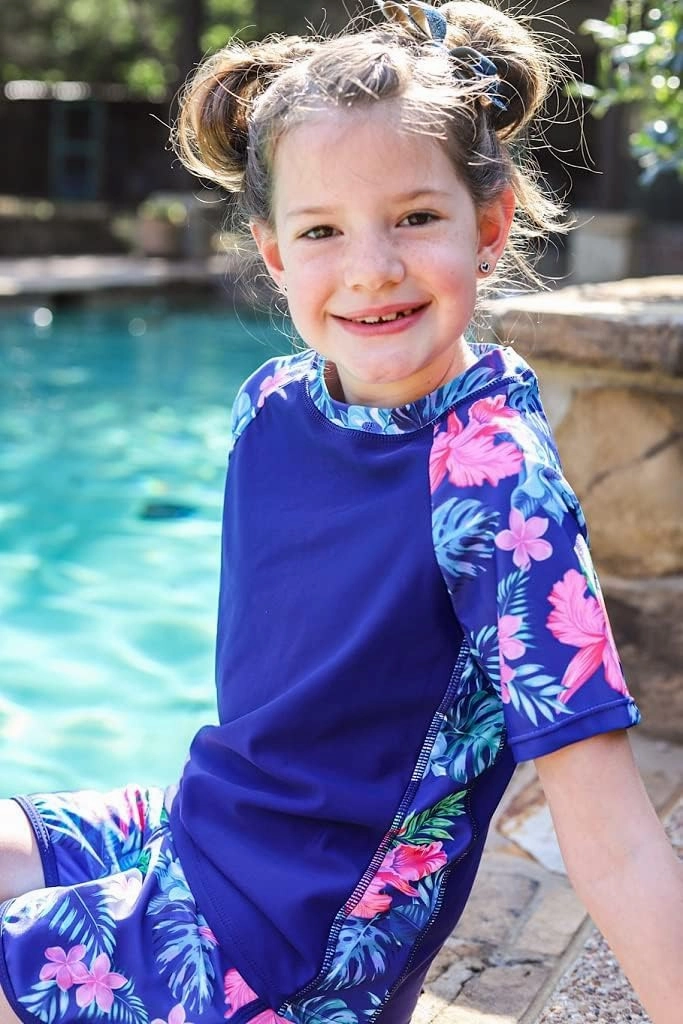 ADUKIDE Girls Rash Guard Swimsuit 2-Piece Bathing Suit UPF 50  Summer Beach Swimwear Size 7-16T