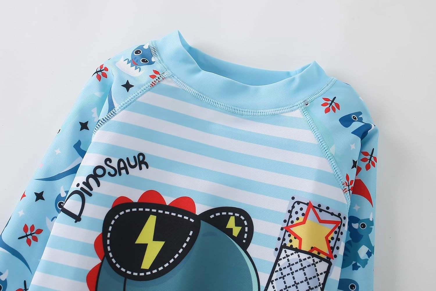 AIWUHE Toddler Boys Swimsuit Two Piece Rash Guard Shirt   Trunks Set Long Sleeve Swim Set Sunsuit Swimwear Bathing Suit 2-7Y