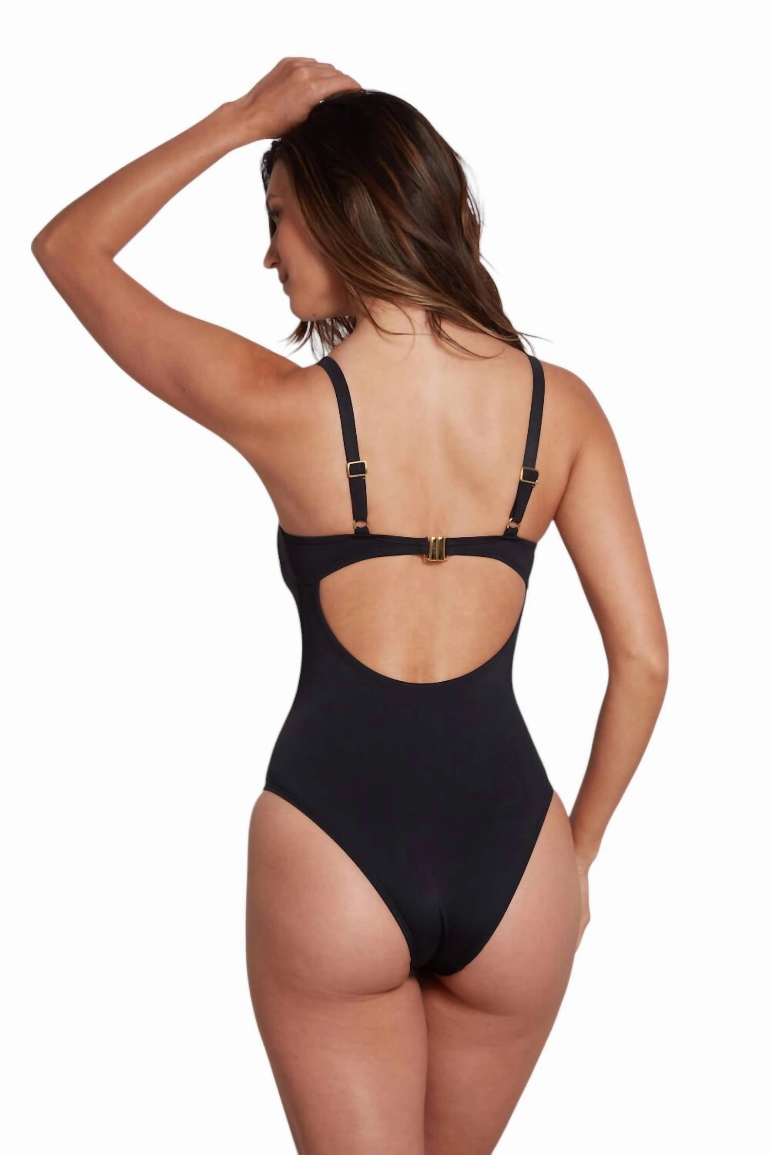 Woman's One Piece Swimsuit With Molded Cups In Black